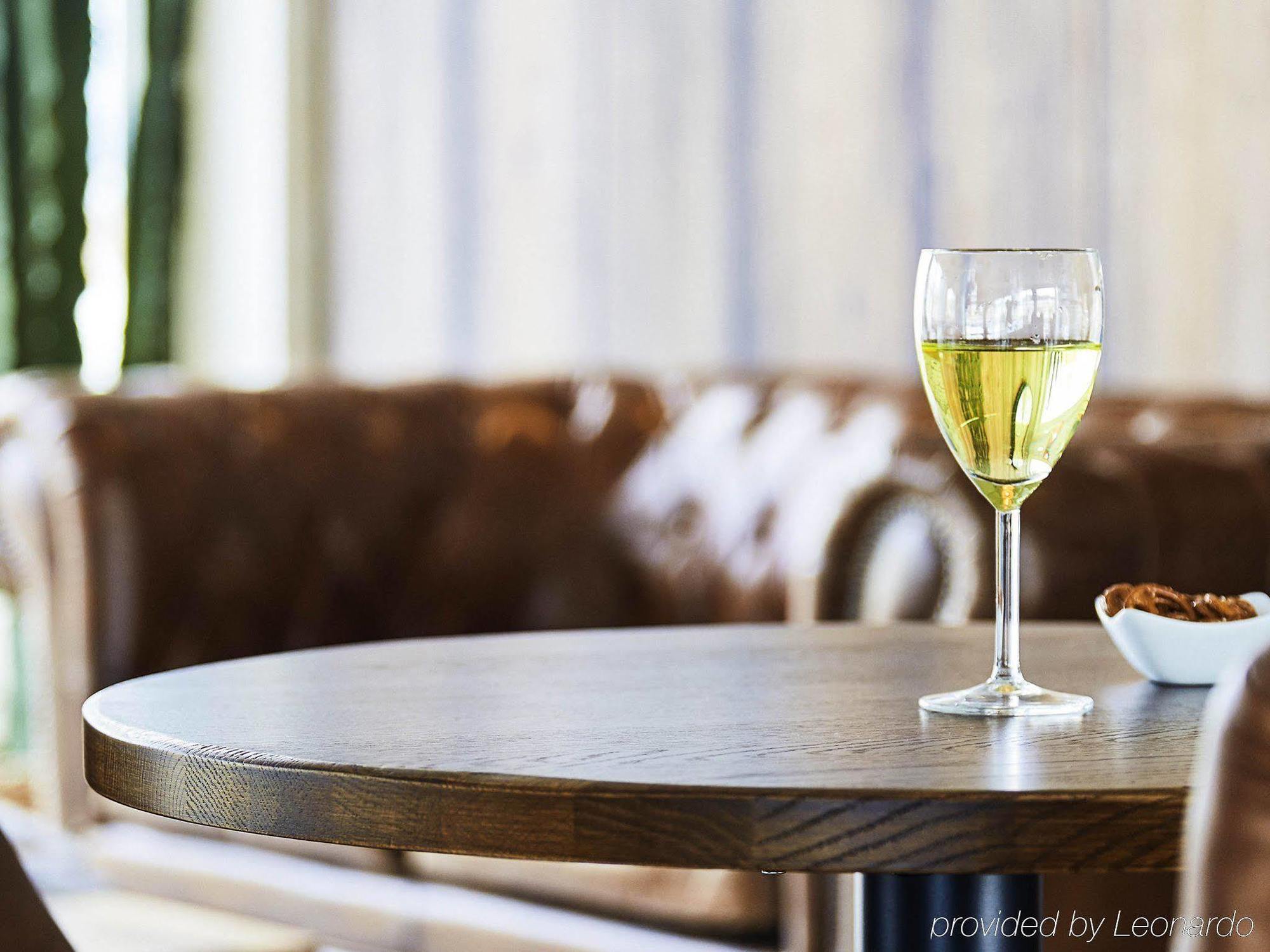 Ibis Styles Hyeres Rooftop & Spa Restaurant photo