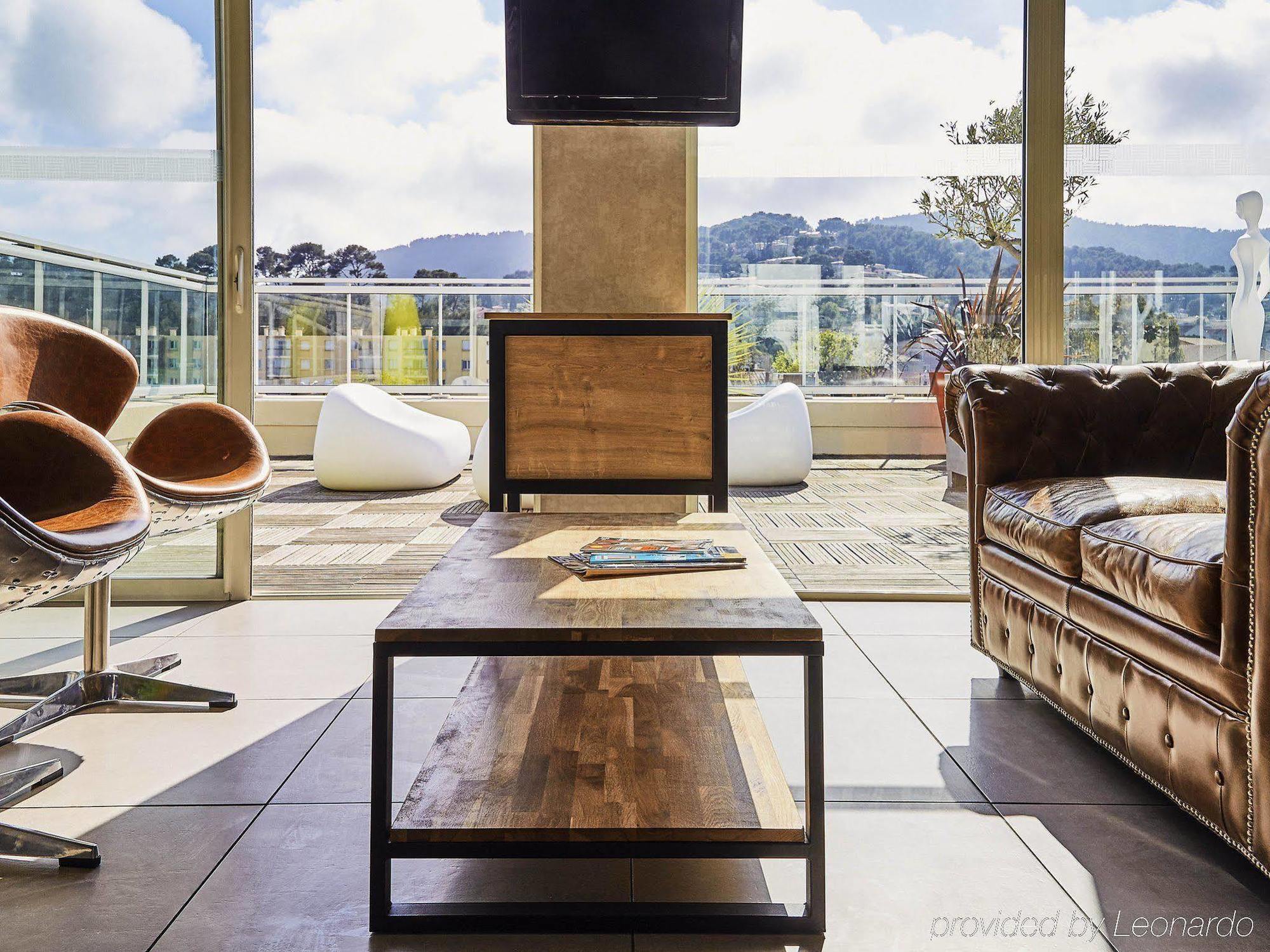 Ibis Styles Hyeres Rooftop & Spa Restaurant photo