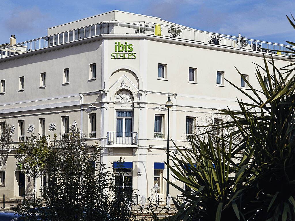 Ibis Styles Hyeres Rooftop & Spa Exterior photo